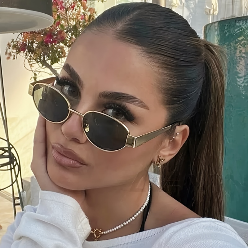 نظارات نسائية عصرية بيضاوية ال - مراجعة Street Fashion Photoshoot وسعره